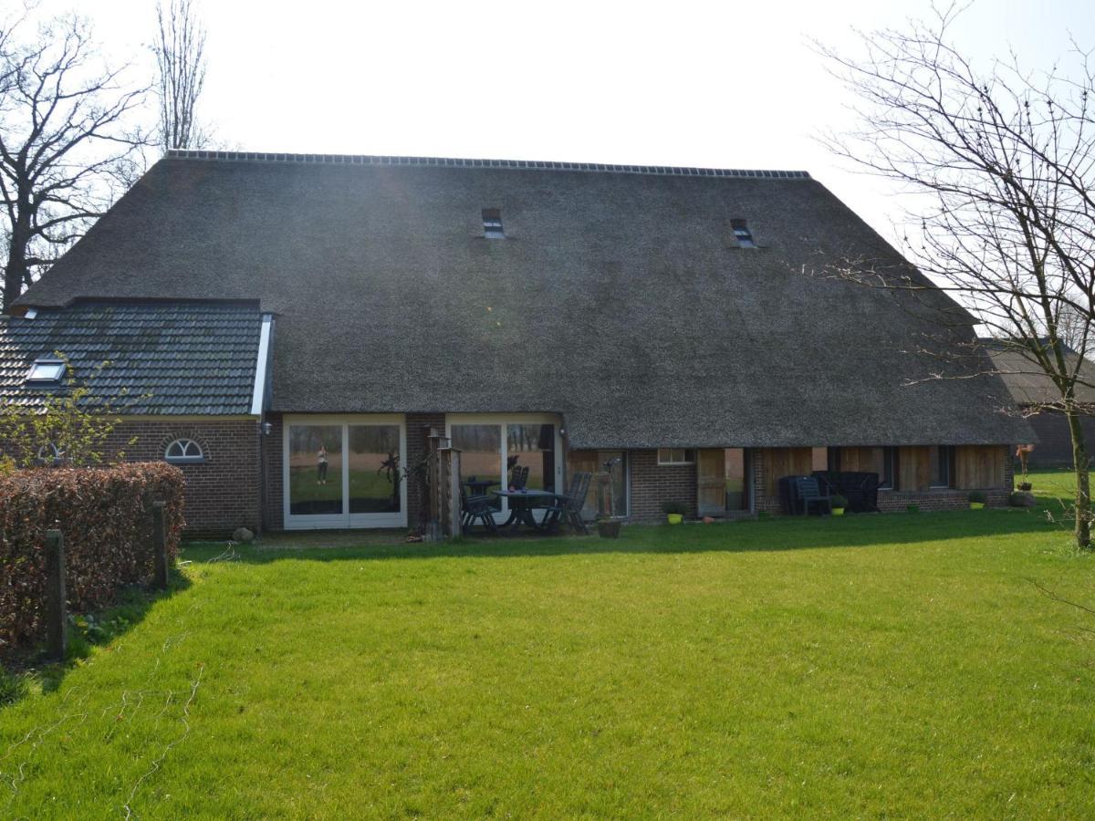 Staying In A Thatched Barn With Box Bed Beautiful View Region Achterhoek Geesteren  Exterior foto